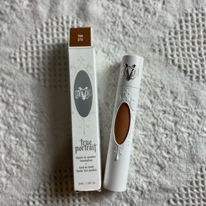 NEW KVD Foundation (Tan 070)